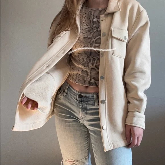 Boohoo Cream Shacket With/ Snap Buttons - Picture 2 of 5